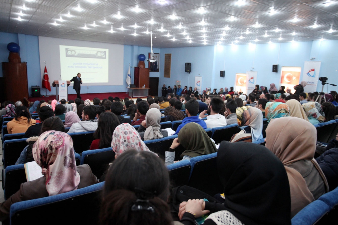 AİÇÜ'de "Devrim Otomobili ve Yerli Otomobil Tartışmaları" konferansı